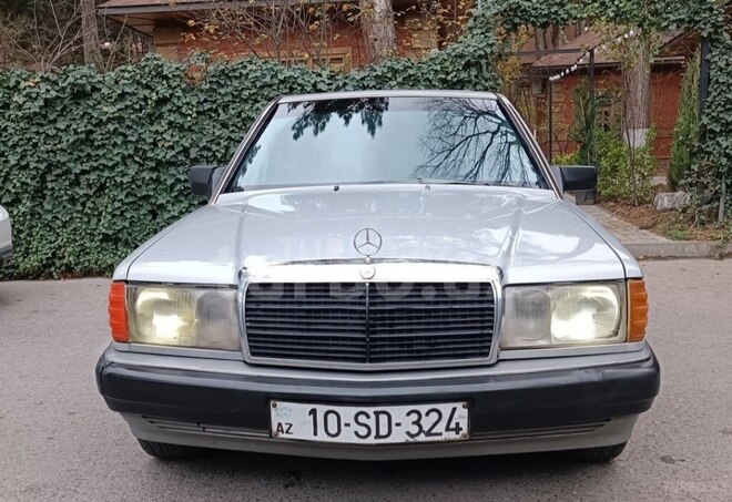Mercedes 190 1990, 404,000 km - 2.0 л - Salyan