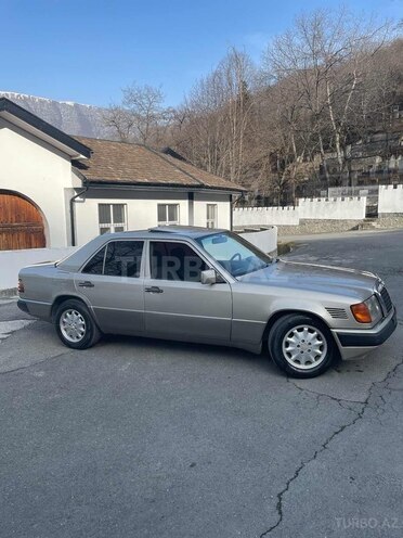 Mercedes E 200 1990, 450,000 km - 2.0 l - Şəki