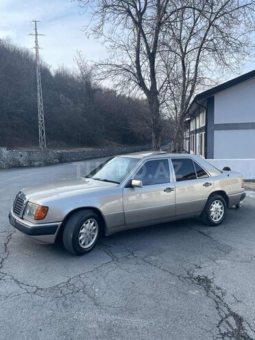 Mercedes E 200 1990, 450,000 km - 2.0 l - Şəki