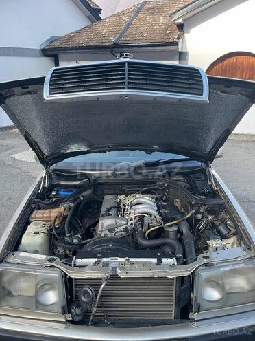 Mercedes E 200 1990, 450,000 km - 2.0 l - Şəki