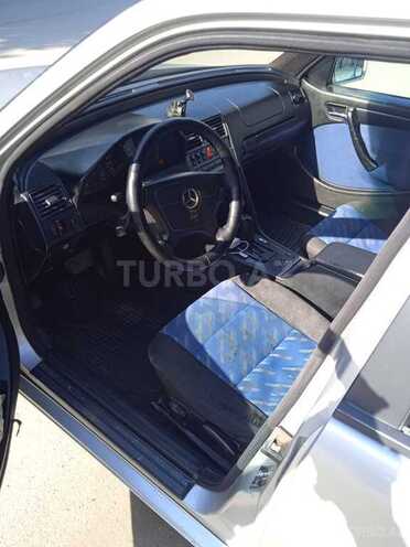 Mercedes E 220 2000, 370,000 km - 2.2 l - Bakı