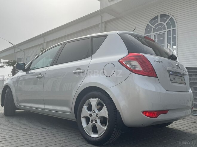Kia Ceed 2009, 313,000 km - 1.6 л - Astara
