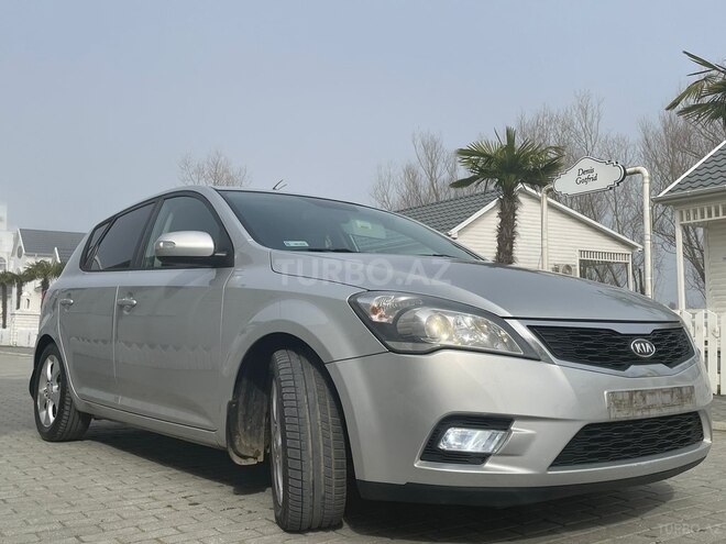Kia Ceed 2009, 313,000 km - 1.6 л - Astara
