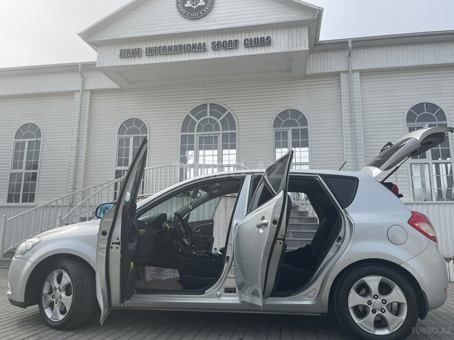Kia Ceed 2009, 313,000 km - 1.6 л - Astara