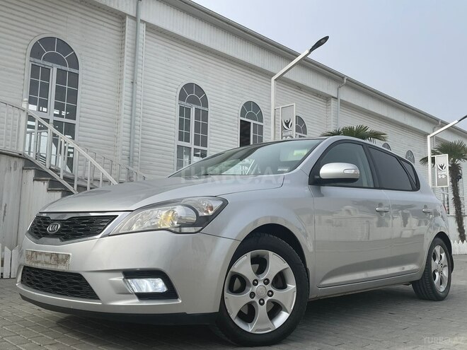 Kia Ceed 2009, 313,000 km - 1.6 л - Astara