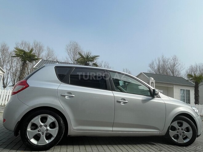 Kia Ceed 2009, 313,000 km - 1.6 л - Astara