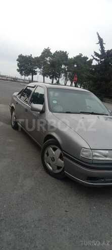 Opel Vectra 1994, 250,000 km - 2.0 l - Qax