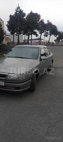 Opel Vectra 1994, 250,000 km - 2.0 l - Qax