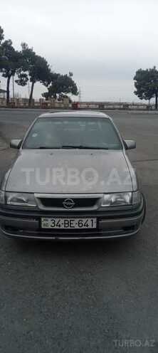Opel Vectra 1994, 250,000 km - 2.0 l - Qax