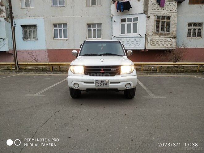 Mitsubishi Pajero io 2001, 275,000 km - 2.0 l - Sumqayıt