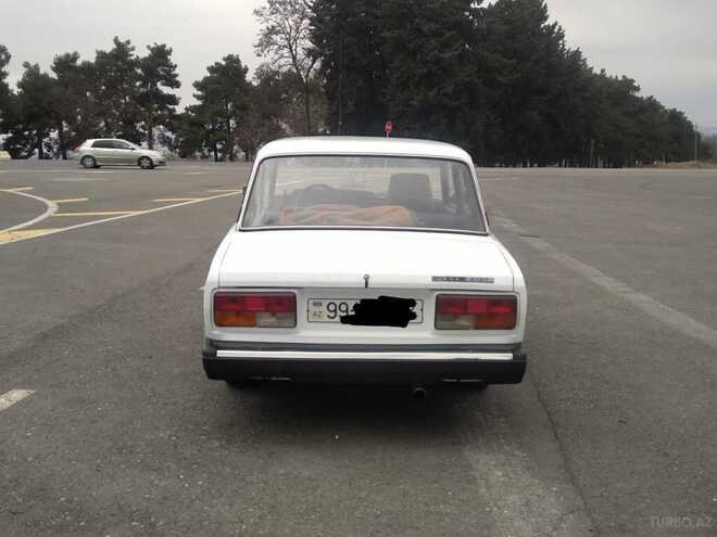 LADA (VAZ) 2107 2002, 257,000 km - 1.5 l - Qax