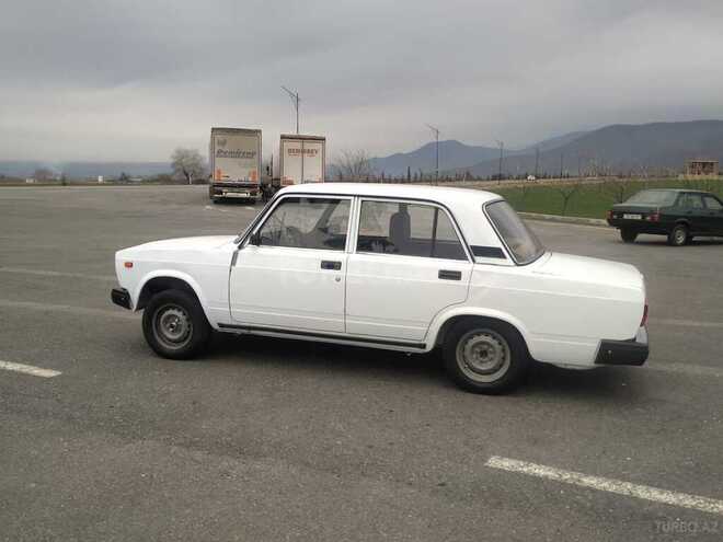 LADA (VAZ) 2107 2002, 257,000 km - 1.5 l - Qax