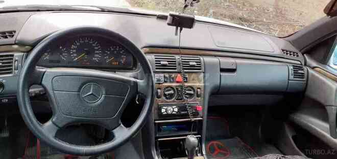 Mercedes E 230 1996, 400,000 km - 2.3 l - Bakı