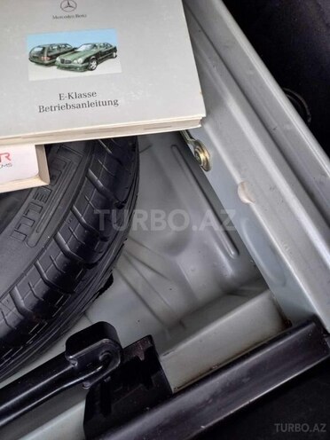 Mercedes E 220 2000, 277,000 km - 2.2 l - Sabirabad
