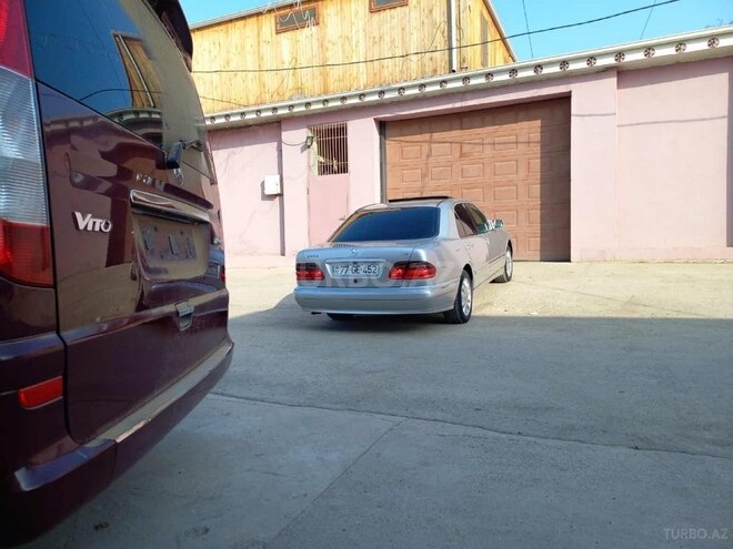 Mercedes E 220 2000, 277,000 km - 2.2 l - Sabirabad