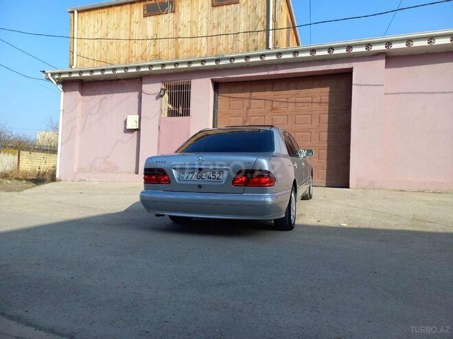 Mercedes E 220 2000, 277,000 km - 2.2 l - Sabirabad