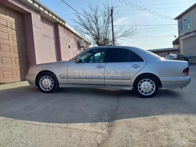 Mercedes E 220 2000, 277,000 km - 2.2 l - Sabirabad