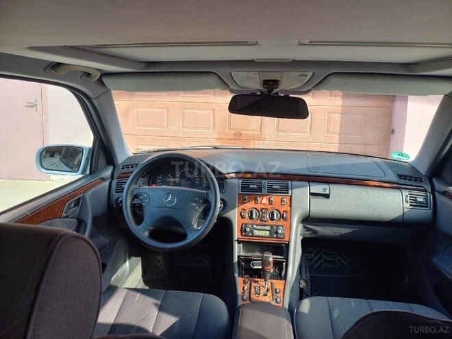 Mercedes E 220 2000, 277,000 km - 2.2 l - Sabirabad