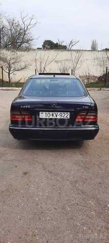 Mercedes E 220 1999, 528,253 km - 2.2 л - Bakı