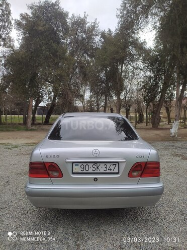 Mercedes E 220 1998, 592,994 km - 2.2 l - Biləsuvar