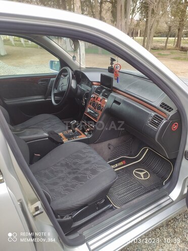 Mercedes E 220 1998, 592,994 km - 2.2 l - Biləsuvar