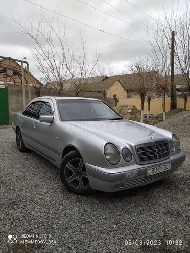 Mercedes E 220 1998, 592,994 km - 2.2 l - Biləsuvar