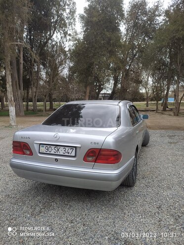 Mercedes E 220 1998, 592,994 km - 2.2 l - Biləsuvar
