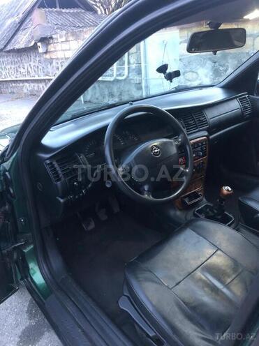 Opel Vectra 1998, 499,991 km - 2.0 l - Qax