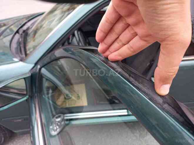 Mercedes E 240 2000, 298,555 km - 2.4 l - Bakı