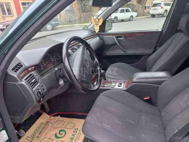 Mercedes E 240 2000, 298,555 km - 2.4 l - Bakı