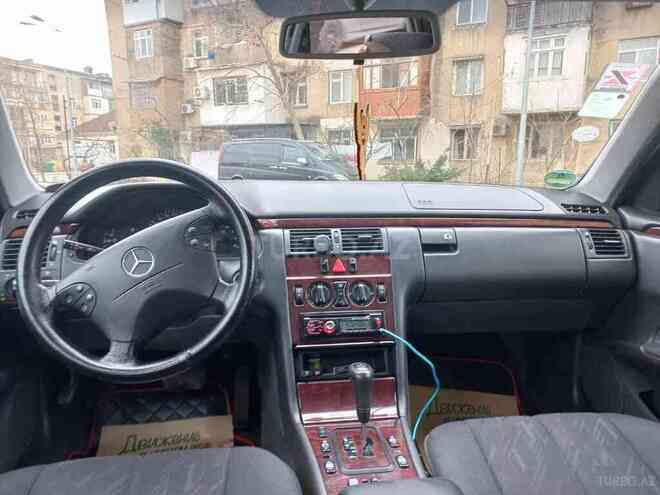Mercedes E 240 2000, 298,555 km - 2.4 l - Bakı