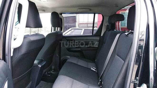 Toyota Hilux 2020, 80,700 km - 2.4 л - Bakı
