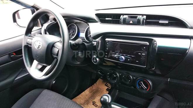 Toyota Hilux 2020, 80,700 km - 2.4 л - Bakı