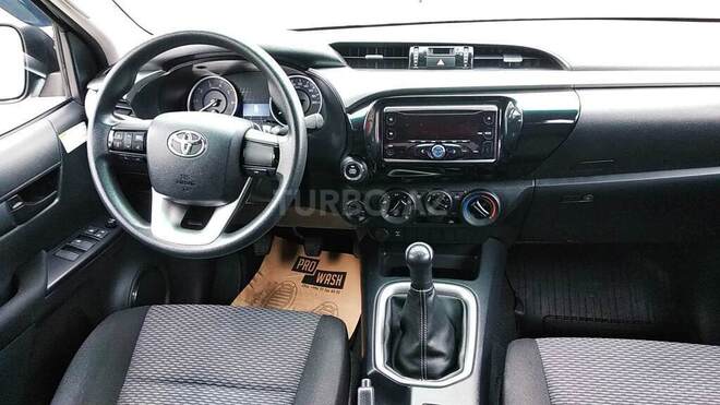 Toyota Hilux 2020, 80,700 km - 2.4 л - Bakı