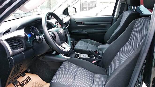 Toyota Hilux 2020, 80,700 km - 2.4 л - Bakı