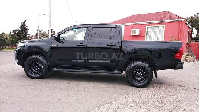 Toyota Hilux 2020, 80,700 km - 2.4 л - Bakı