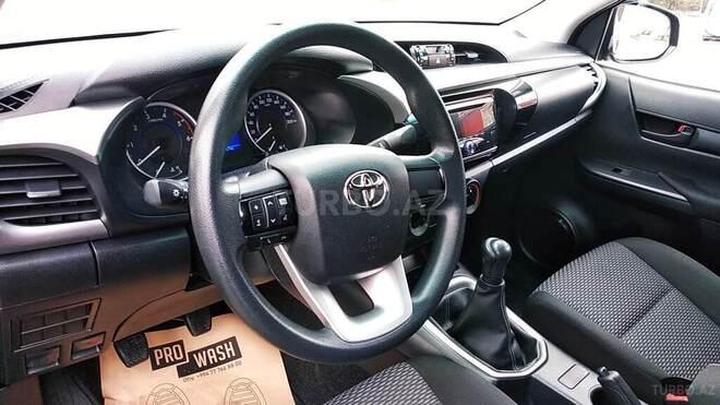 Toyota Hilux 2020, 80,700 km - 2.4 л - Bakı