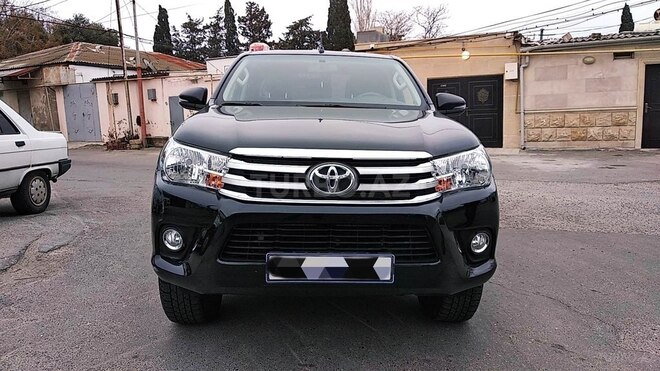 Toyota Hilux 2020, 80,700 km - 2.4 л - Bakı