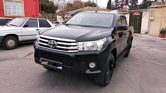Toyota Hilux 2020, 80,700 km - 2.4 л - Bakı
