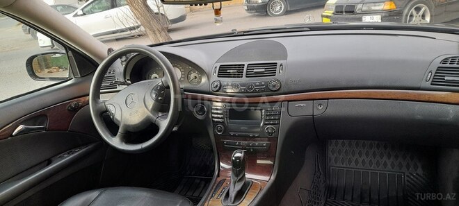 Mercedes E 220 2006, 321,000 km - 2.2 l - Bakı