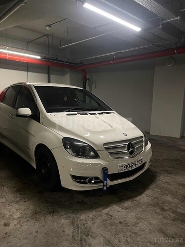 Mercedes B 180 2009, 142,000 km - 1.7 l - Bakı
