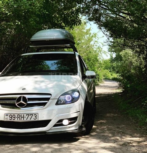 Mercedes B 180 2009, 142,000 km - 1.7 l - Bakı