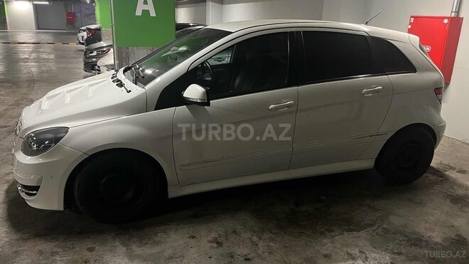 Mercedes B 180 2009, 142,000 km - 1.7 l - Bakı