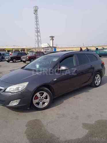 Opel Astra 2011, 210,000 km - 1.4 l - Bakı