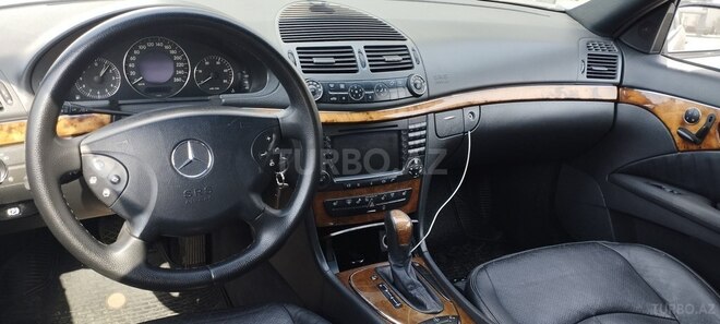 Mercedes E 220 2005, 268,086 km - 2.2 l - Bakı