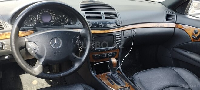 Mercedes E 220 2005, 268,086 km - 2.2 l - Bakı