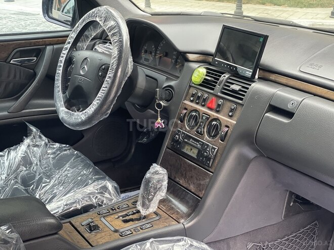Mercedes E 240 2001, 223,244 km - 2.6 l - Bakı
