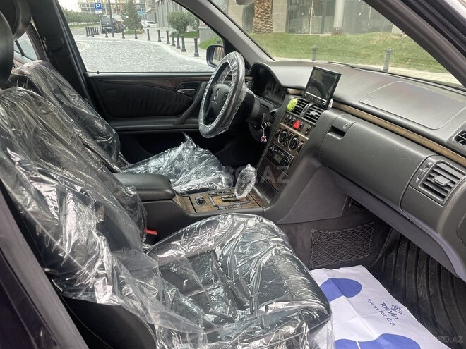 Mercedes E 240 2001, 223,244 km - 2.6 l - Bakı