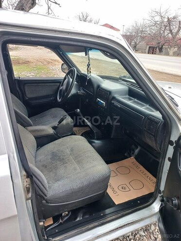 GAZ 3110 2003, 185,000 km - 2.4 l - Quba