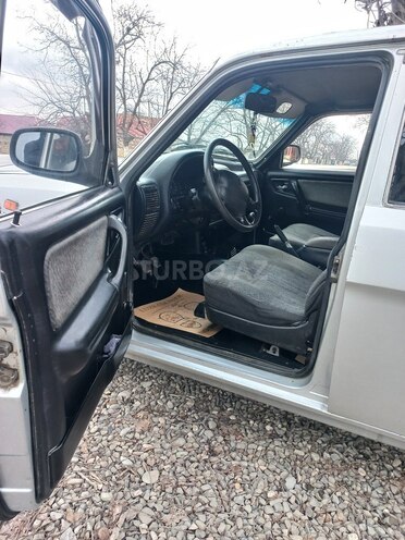GAZ 3110 2003, 185,000 km - 2.4 l - Quba